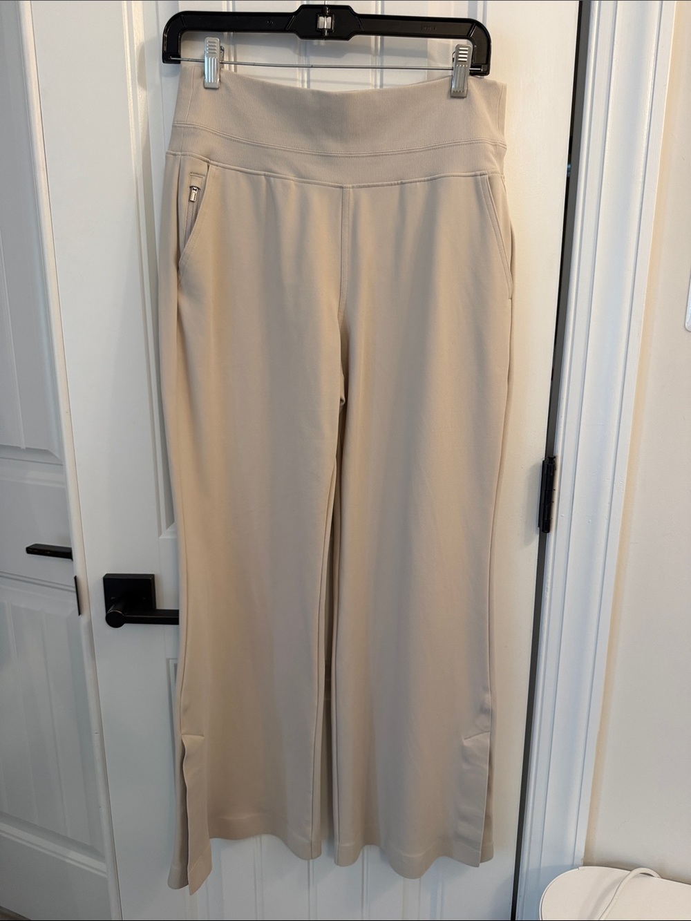 Athleta Pull-On Wide-Leg Pants in Light Beige Size Medium